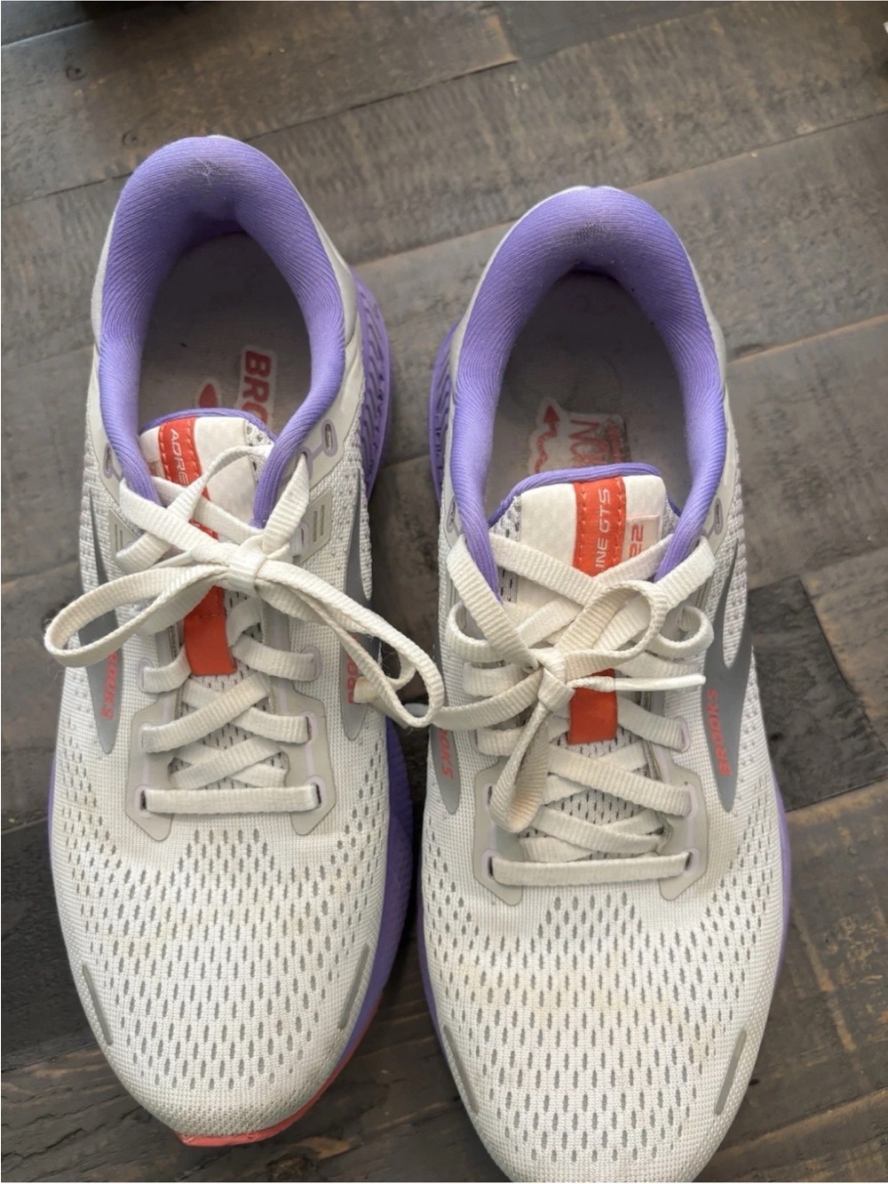 Brooks Adrenaline GTS 22 Women’s Mesh Running Shoes Low Top Lace-Up White/Purple